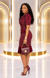 SIGNATURE STRIPE PLEATED BELTED DRESS(Wine)