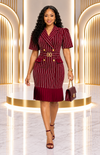 SIGNATURE STRIPE PLEATED BELTED DRESS(Wine)